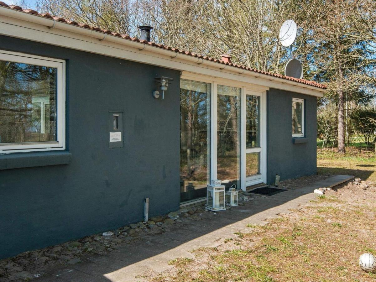 8 Person Holiday Home In Rsted Kare Exteriör bild